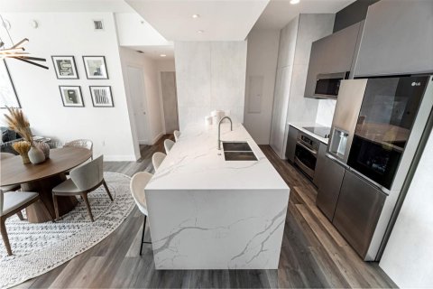 Condo in Miami, Florida, 2 bedrooms  № 1969786 - photo 2