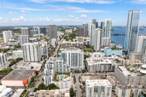 Condo in Miami, Florida, 2 bedrooms  № 1969786 - photo 26