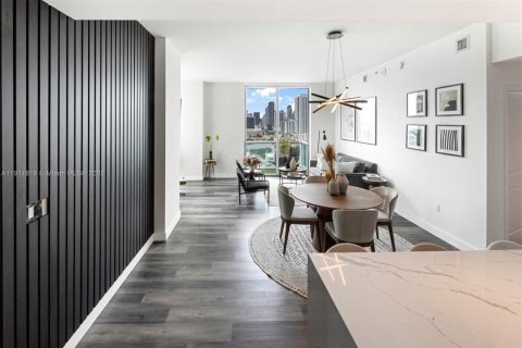 Condo in Miami, Florida, 2 bedrooms  № 1969786 - photo 4