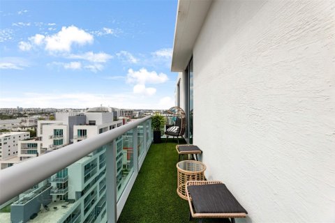 Condo in Miami, Florida, 2 bedrooms  № 1969786 - photo 15