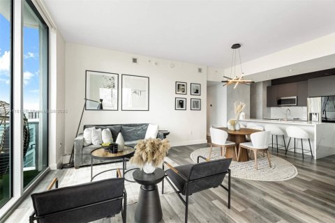 Condo in Miami, Florida, 2 bedrooms  № 1969786 - photo 12