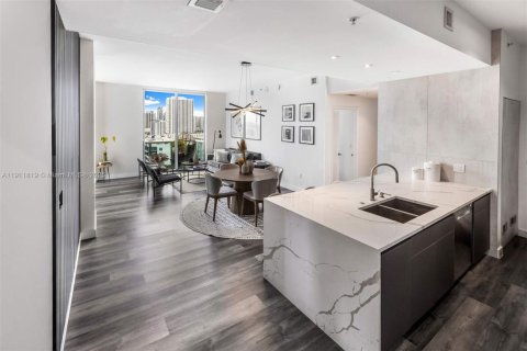 Condo in Miami, Florida, 2 bedrooms  № 1969786