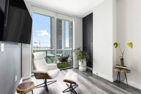 Condo in Miami, Florida, 2 bedrooms  № 1969786 - photo 11