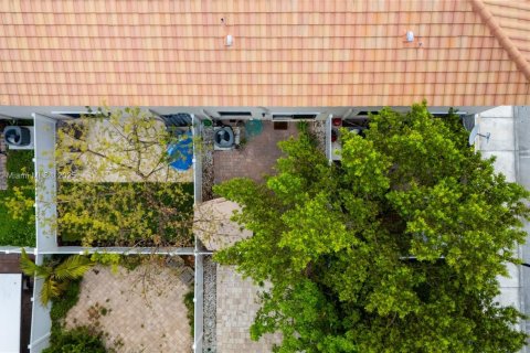 Townhouse in Hialeah, Florida 3 bedrooms, 143.53 sq.m. № 1871284 - photo 29