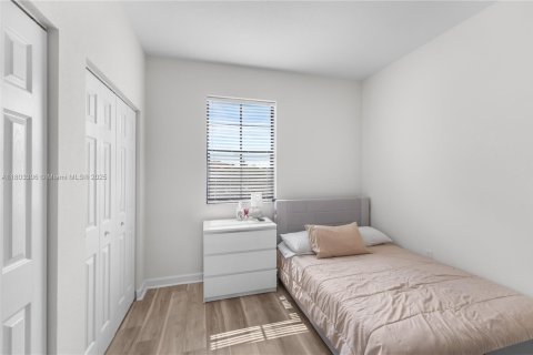 Townhouse in Hialeah, Florida 3 bedrooms, 143.53 sq.m. № 1871284 - photo 20