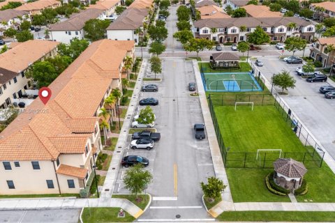 Townhouse in Hialeah, Florida 3 bedrooms, 143.53 sq.m. № 1871284 - photo 3