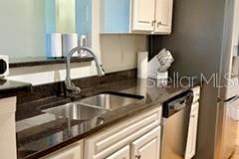 Copropriété à louer à Tampa, Floride: 2 chambres, 108.7 m2 № 2399233 - photo 2