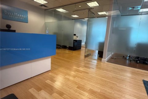 Immobilier commercial à vendre à Miami, Floride № 2021184 - photo 5