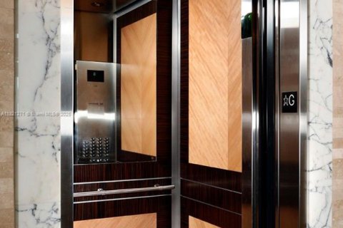 Immobilier commercial à vendre à Miami, Floride № 2021184 - photo 2