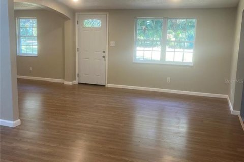House in Floral City, Florida 3 bedrooms, 149.39 sq.m. № 1718610 - photo 13