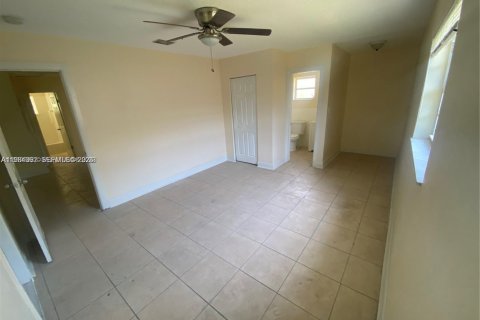 Villa ou maison à louer à Oakland Park, Floride: 3 chambres, 185.15 m2 № 2021852 - photo 2