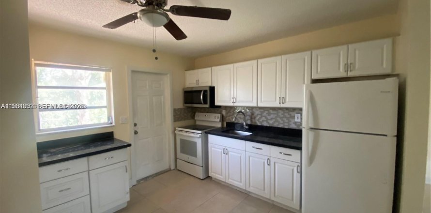 Villa ou maison à Oakland Park, Floride 3 chambres, 185.15 m2 № 2021852