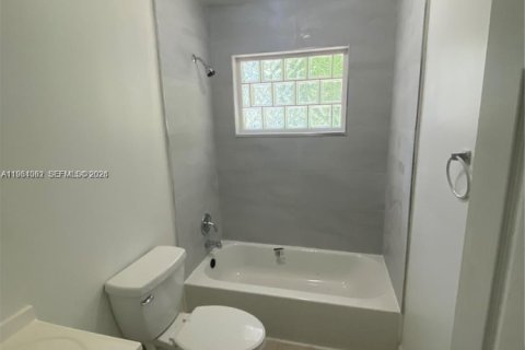 Villa ou maison à louer à Oakland Park, Floride: 3 chambres, 185.15 m2 № 2021852 - photo 5