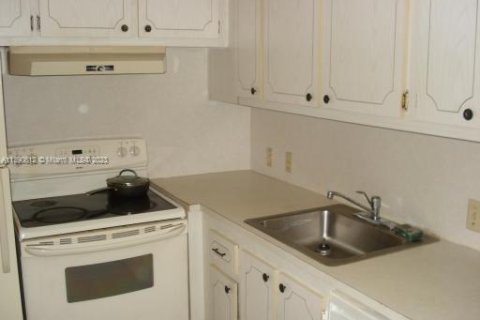 Condo in Boca Raton, Florida, 1 bedroom  № 1714486 - photo 4