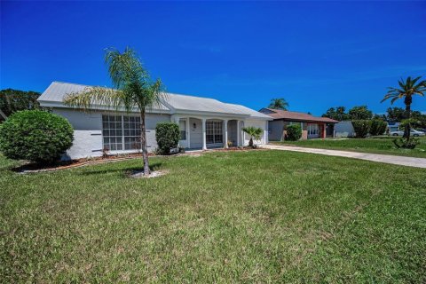 Casa en venta en Holiday, Florida, 2 dormitorios, 99.22 m2 № 1827882 - foto 18