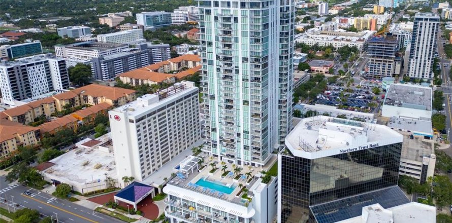 Condo à Saint Petersburg, Floride, 2 chambres  № 2210453