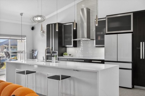 Купить виллу или дом в Нью-Порт-Ричи, Флорида 9 комнат, 170.66м2, № 2097875 - фото 12