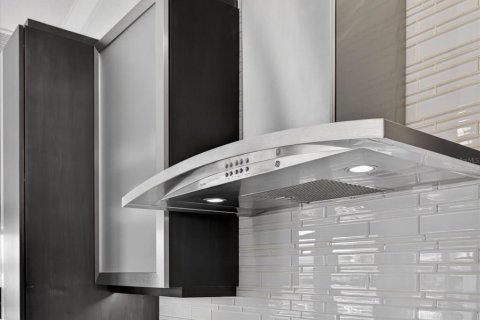 Купить виллу или дом в Нью-Порт-Ричи, Флорида 9 комнат, 170.66м2, № 2097875 - фото 18