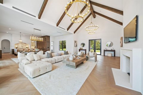 House in Jupiter, Florida 5 bedrooms, 411.74 sq.m. № 2397318 - photo 14