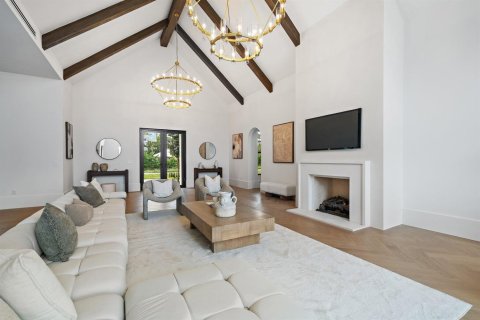 House in Jupiter, Florida 5 bedrooms, 411.74 sq.m. № 2397318 - photo 15