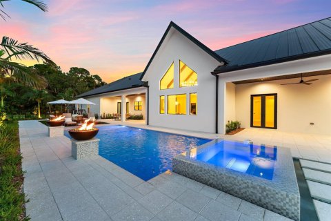 House in Jupiter, Florida 5 bedrooms, 411.74 sq.m. № 2397318 - photo 2