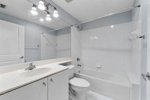 Condominio en alquiler en Coral Springs, Florida, 2 dormitorios, 98.85 m2 № 2087922 - foto 12