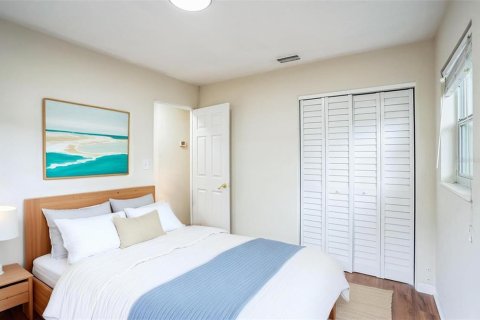 House in Largo, Florida 4 bedrooms, 126.07 sq.m. № 1878080 - photo 7