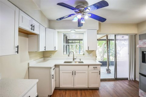 House in Largo, Florida 4 bedrooms, 126.07 sq.m. № 1878080 - photo 11