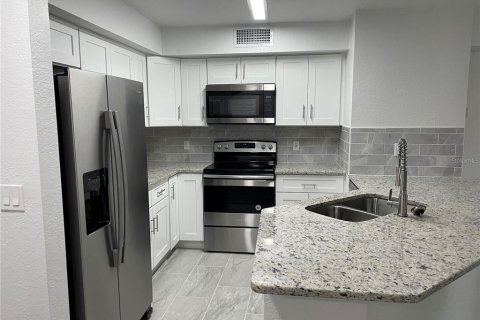 Condo in Altamonte Springs, Florida, 1 bedroom  № 2226981 - photo 4