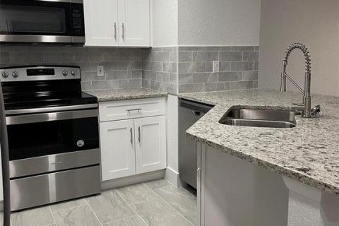 Condo in Altamonte Springs, Florida, 1 bedroom  № 2226981 - photo 5