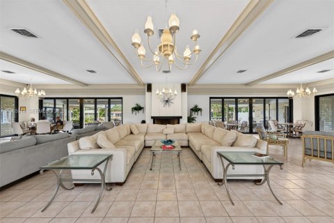 Condo in Pompano Beach, Florida, 2 bedrooms № 2036386 - photo 21