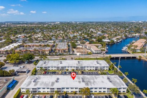 Condo in Pompano Beach, Florida, 2 bedrooms № 2036386 - photo 1