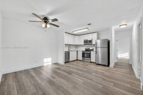 Condo in Pompano Beach, Florida, 2 bedrooms № 2036386 - photo 7