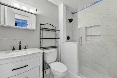 Condo in Pompano Beach, Florida, 2 bedrooms № 2036386 - photo 10