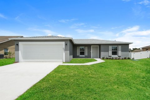 House in Port St. Lucie, Florida 3 bedrooms, 167.13 sq.m. № 2177144