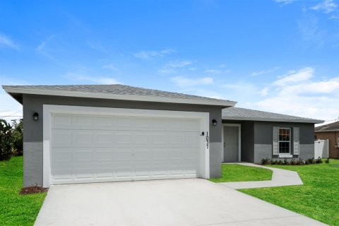 House in Port St. Lucie, Florida 3 bedrooms, 167.13 sq.m. № 2177144 - photo 3