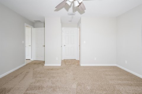 House in Port St. Lucie, Florida 3 bedrooms, 167.13 sq.m. № 2177144 - photo 13