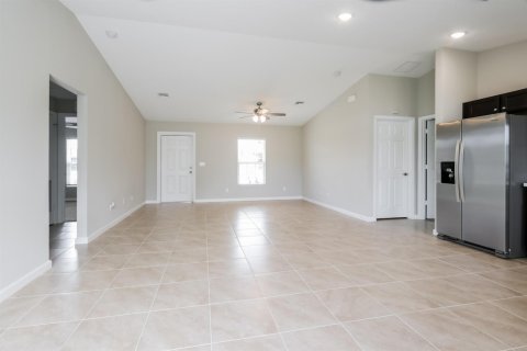 House in Port St. Lucie, Florida 3 bedrooms, 167.13 sq.m. № 2177144 - photo 11