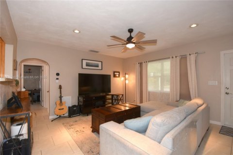 House in Fort Lauderdale, Florida 2 bedrooms, 81.29 sq.m. № 1470178 - photo 4