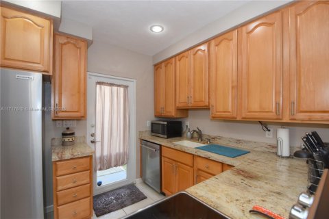 House in Fort Lauderdale, Florida 2 bedrooms, 81.29 sq.m. № 1470178 - photo 8