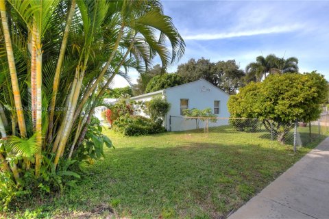 House in Fort Lauderdale, Florida 2 bedrooms, 81.29 sq.m. № 1470178 - photo 24