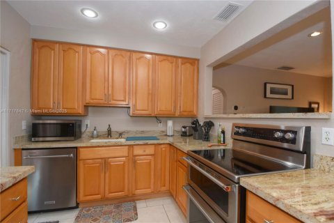 House in Fort Lauderdale, Florida 2 bedrooms, 81.29 sq.m. № 1470178 - photo 7
