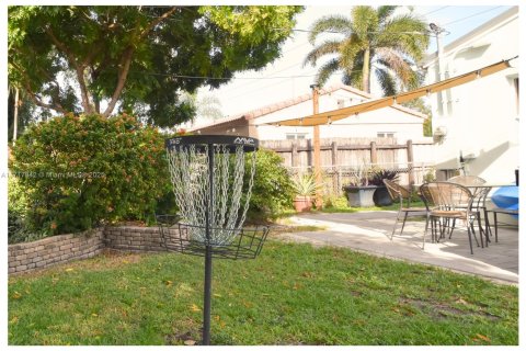 House in Fort Lauderdale, Florida 2 bedrooms, 81.29 sq.m. № 1470178 - photo 23