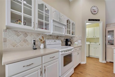 Casa en venta en Spring Hill, Florida, 2 dormitorios, 139.07 m2 № 2430795 - foto 5