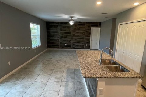 Снять в аренду виллу или дом в Порт-Сент-Луси, Флорида 3 спальни, 134.24м2, № 2003851 - фото 30