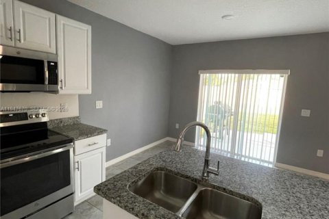 Снять в аренду виллу или дом в Порт-Сент-Луси, Флорида 3 спальни, 134.24м2, № 2003851 - фото 26