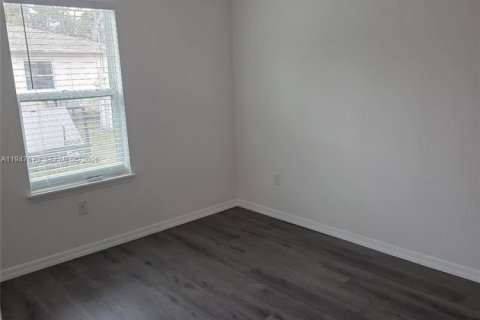 Снять в аренду виллу или дом в Порт-Сент-Луси, Флорида 3 спальни, 134.24м2, № 2003851 - фото 12