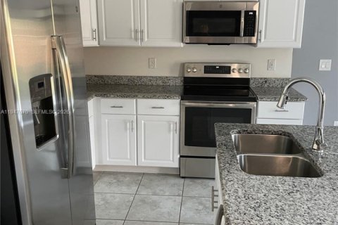 Снять в аренду виллу или дом в Порт-Сент-Луси, Флорида 3 спальни, 134.24м2, № 2003851 - фото 29