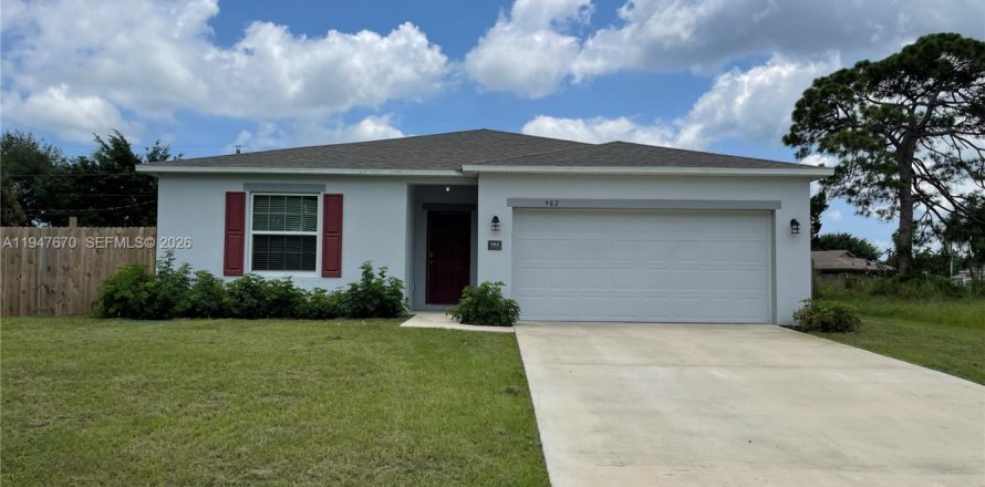 Дом в Порт-Сент-Луси, Флорида 3 спальни, 134.24м2 № 2003851