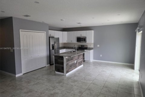 Снять в аренду виллу или дом в Порт-Сент-Луси, Флорида 3 спальни, 134.24м2, № 2003851 - фото 20